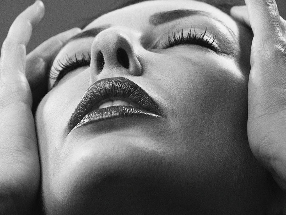 maquillage vintage en noir et blanc